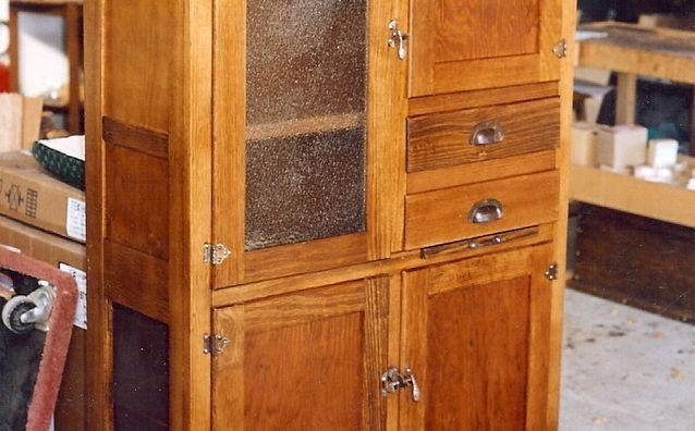 Hardwood kitchen hutch 12