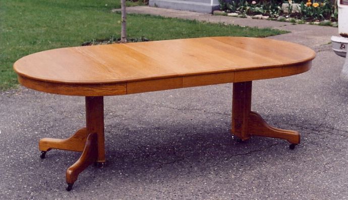 Extended Round oak Table (before shot) 31