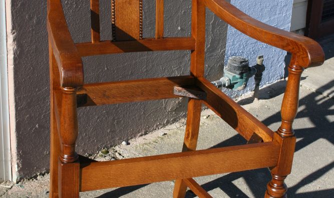 Tudor arm chair 4