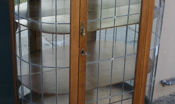 Leaded ‘D’ Display Cabinet 2